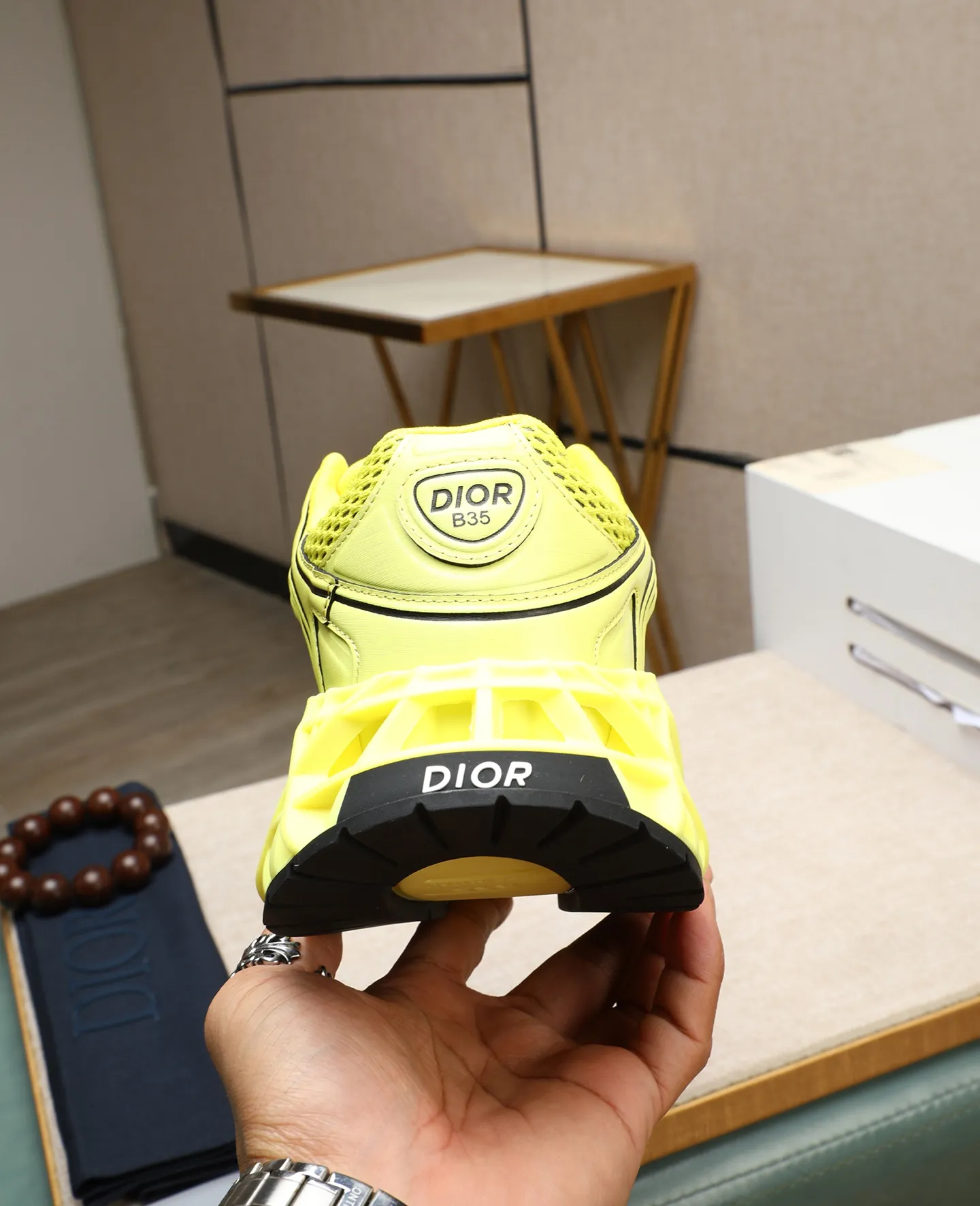 Men's shoes 💰800💰 Men's style 👦🏻Dior Dior B35 High-end quality Original casual sports shoes Upper: special environmentally friendly leather. High-frequency brand totem, brand totem cloth, tongue plastic brand logo, heel high-frequency brand logo Lining: brand canvas Original version: ultra-light TPR·rubber; two-color molded outsole Ultra-high quality control and fine workmanship: High-end, extravagance and class. Size: 39-44 (38, 45, 46, can be customized)…! !